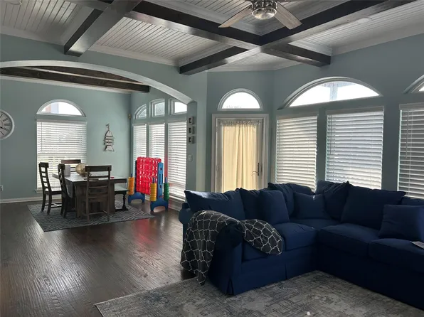 18902 W De Vaca Ln, Galveston, TX 77554