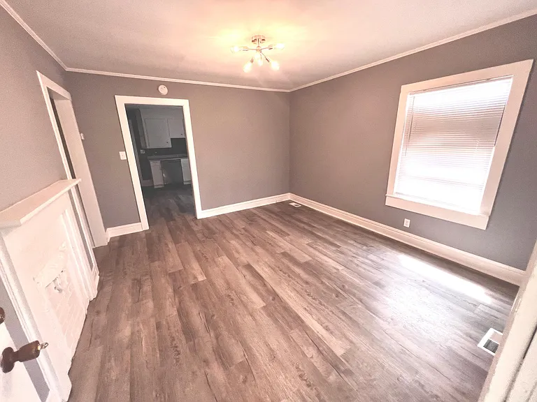 106 Lester Ave — Photo 4