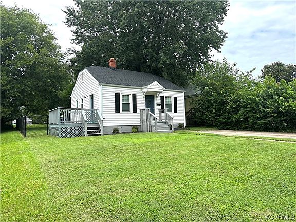 2nd image of 2402 Caddie Ln