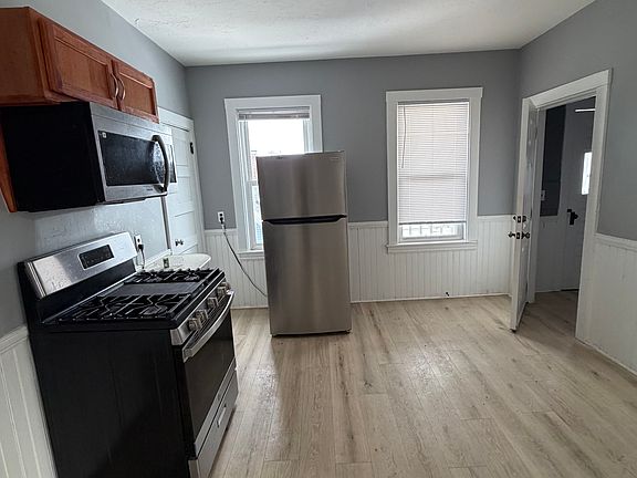 2nd image of 58 Richmond St #3