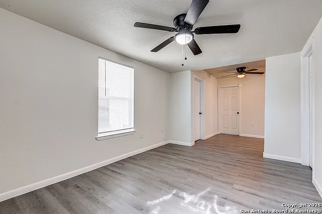 415 Elmwood Dr #B — Photo 20