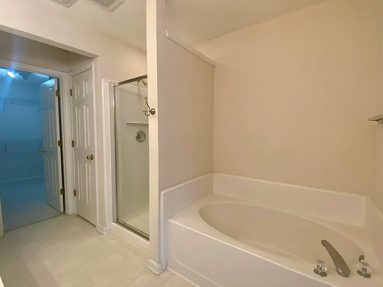 230 Regent Sq #230 — Photo 14