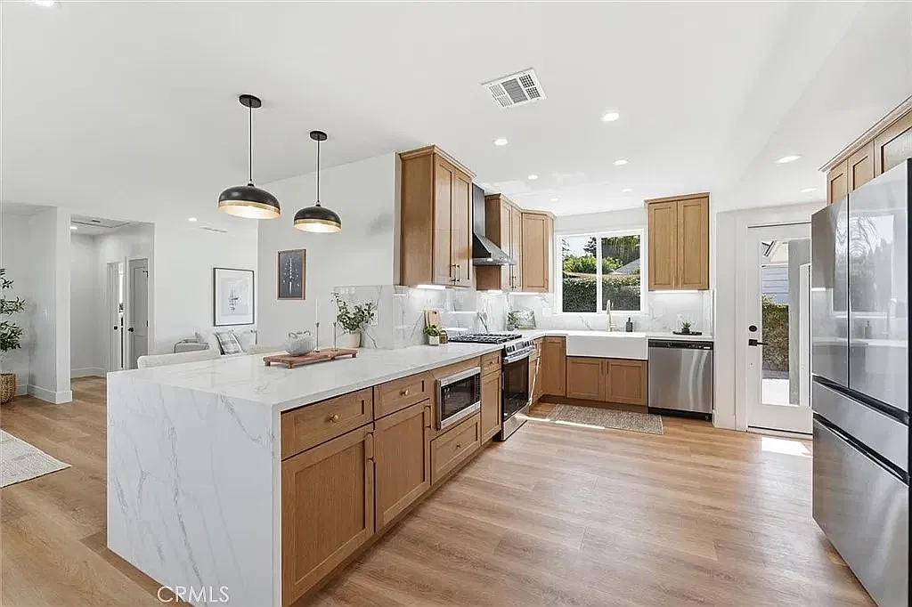 4 bed, 1750 sqft, $6,500 — Photo 1