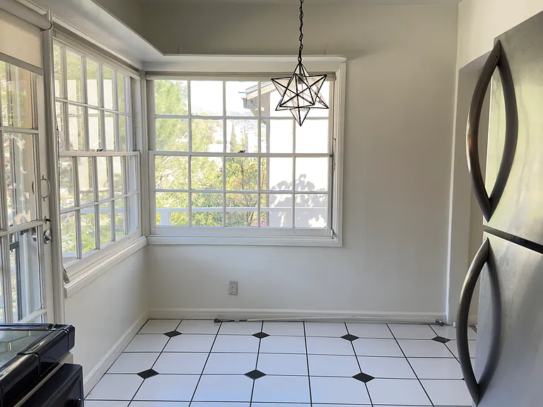 2068 Paramount Dr — Photo 9