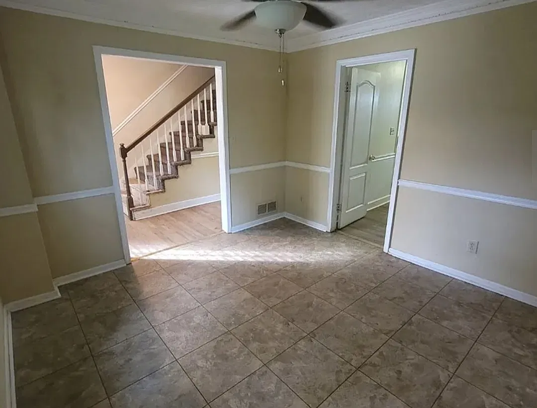 5 bed, 3854 sqft, $3,100 — Photo 3