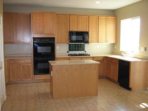 4th image of 28356 Millbrook Pl