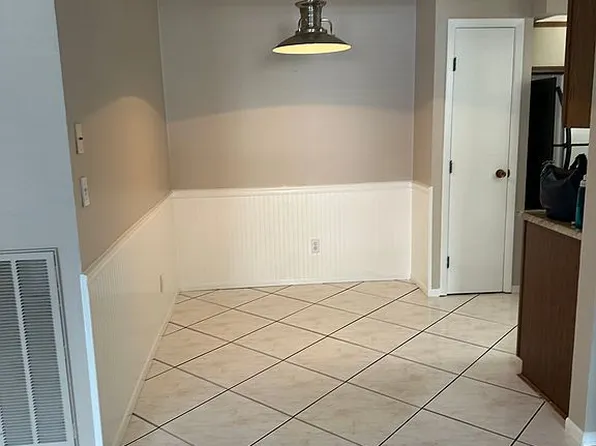1739 Hampton Ln #301, Palm Harbor, FL 34683