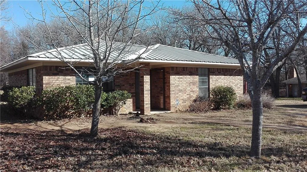 2 bed, 1.5 bath, 1148 sqft, $950 — Photo 1