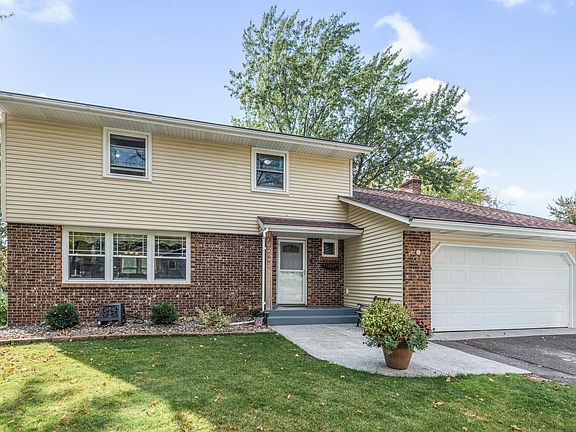 2nd image of 2895 Mary Ln N