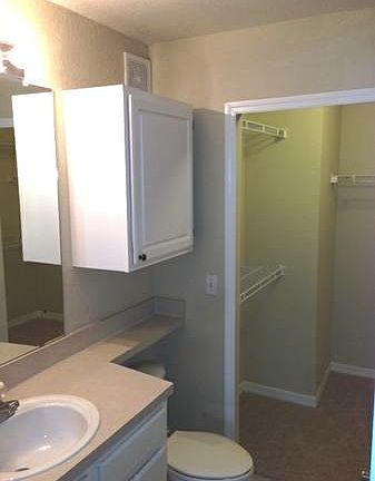 5th image of 2444 Legacy Lake Dr #2444