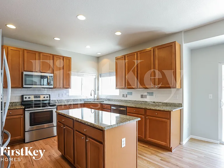 10634 Lewiston St — Photo 8