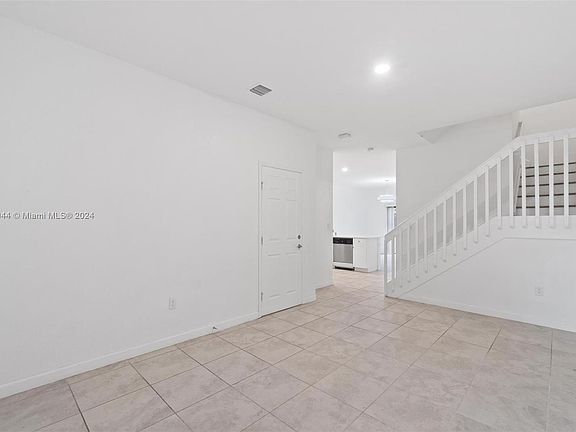 4th image of 177 SE 33rd Pl #177
