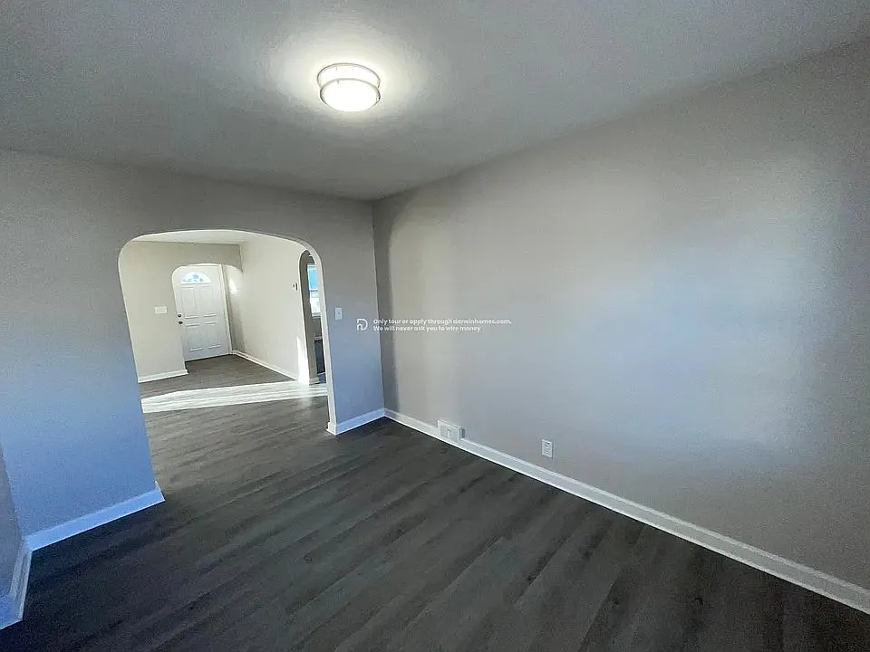 2 bed, 1.0 bath, 1046 sqft, $1,250 — Photo 3