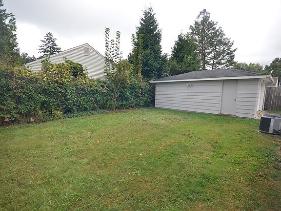 4th image of 231 Middlefield Dr
