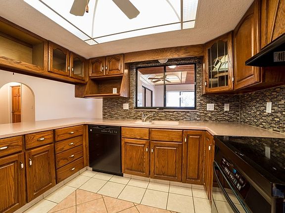 5th image of 4758 Longbow Dr