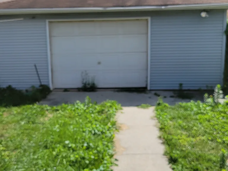 9035 S Euclid Ave #HOUSE — Photo 12