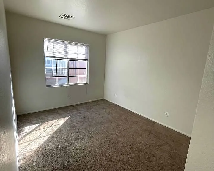 731 Emerald Idol Pl — Photo 25