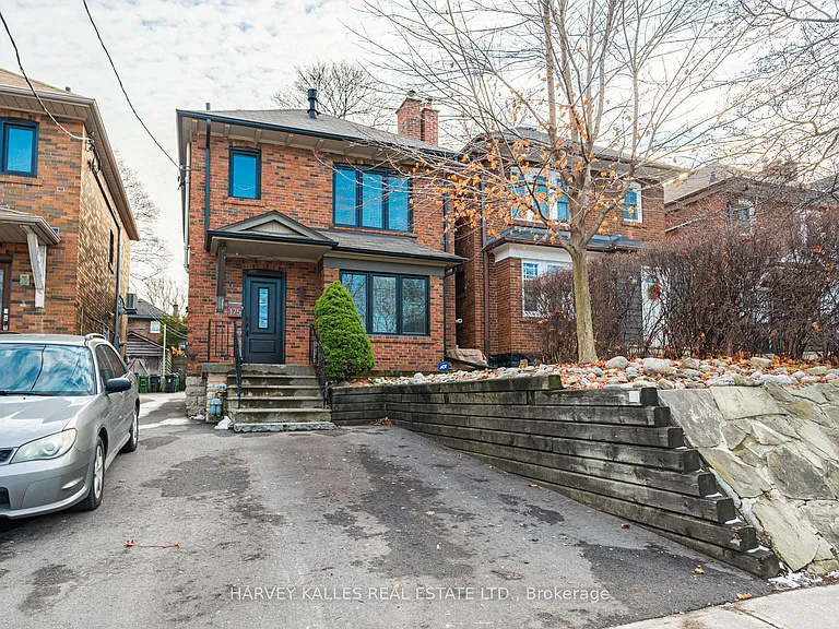 Lawrence Ave W — Photo 2