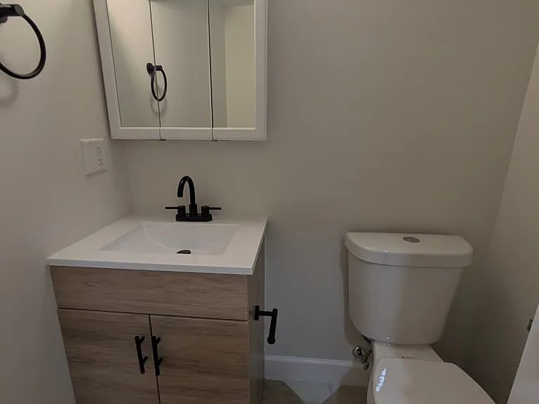 44 Warner St #5B — Photo 2