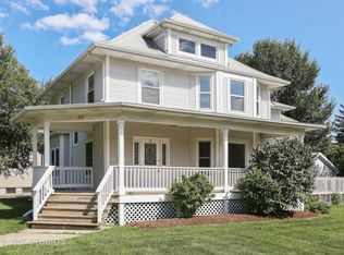 26 N Webster St, Naperville, IL 60540