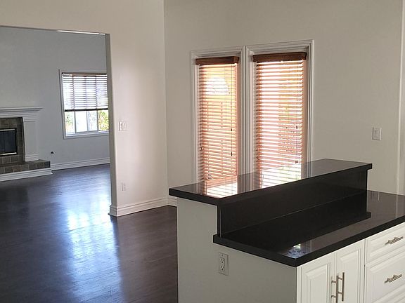 4th image of 714 N Harper Ave #1