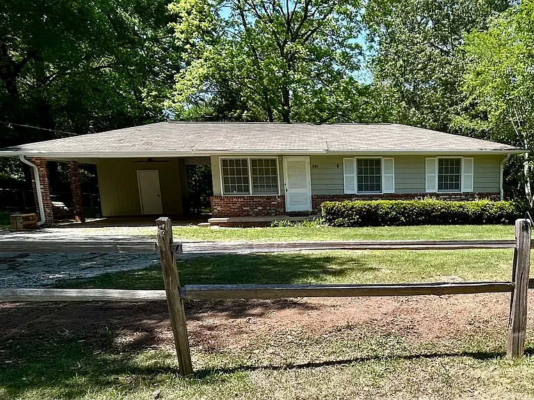 591 E University Dr — Photo 1