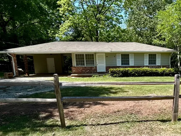 591 E University Dr, Auburn, AL 36830