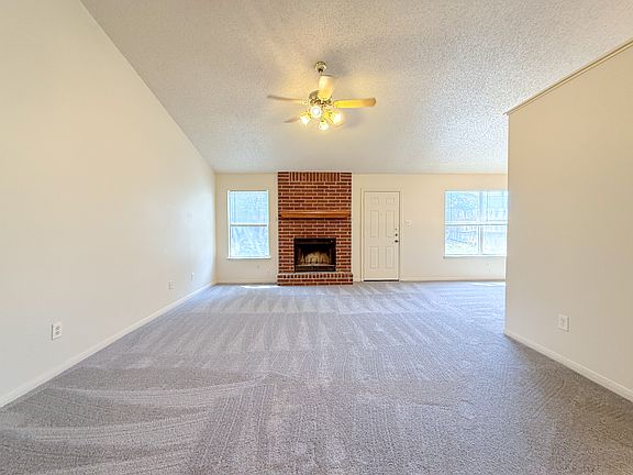 4th image of 2402 Flintstone Cir