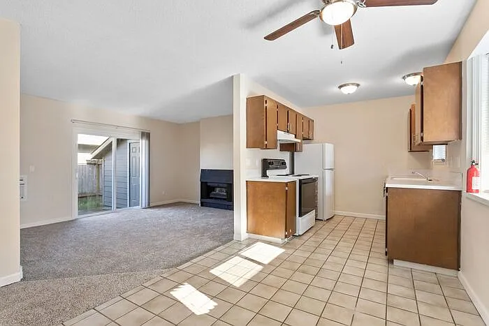 16540 NE Glisan St #29 — Photo 1