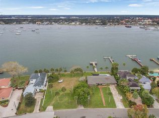 33 Dolphin Dr, Saint Augustine, FL 32080