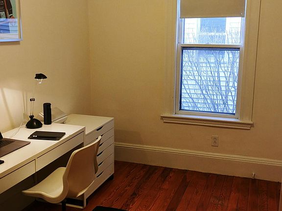 3rd image of 9 Belmont Sq #1