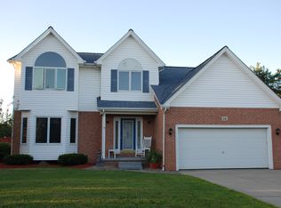14 Hampton Ct, Lancaster, NY 14086