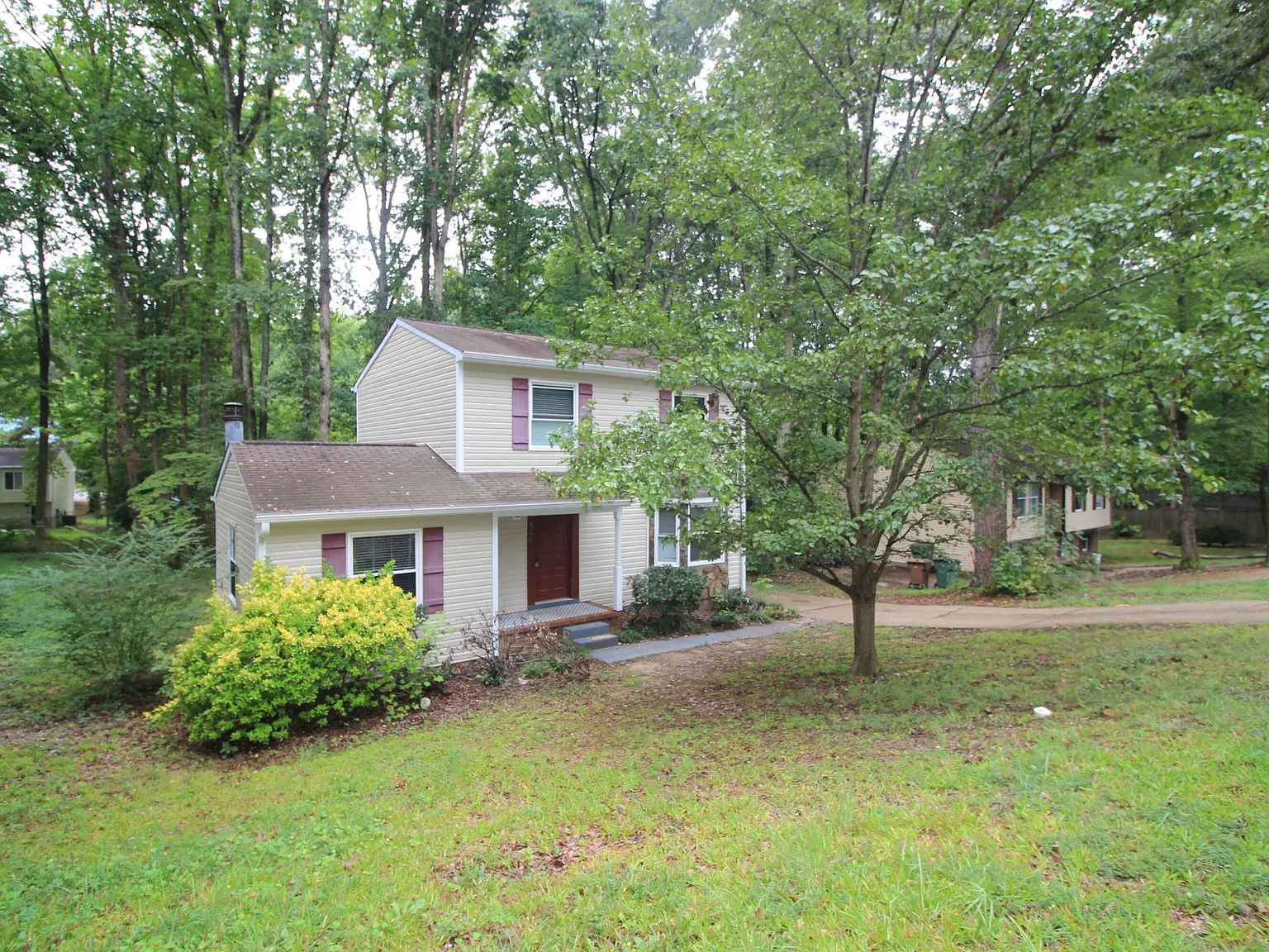 3 bed, 1.5 bath, 1520 sqft, $1,800 — Photo 2