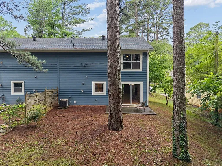4930 Farmstead Ct NE — Photo 32