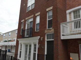 228 W Main St, Carmel, IN 46032