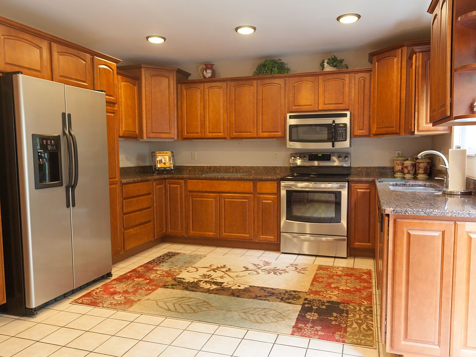 1st image of 204 Lafayette Dr