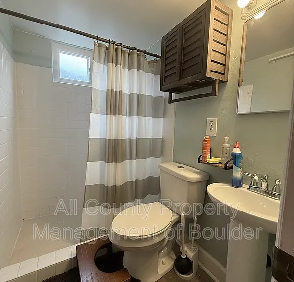 380 S 42nd St — Photo 19