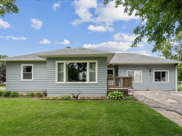 102 W North St, Stanwood, IA 52337