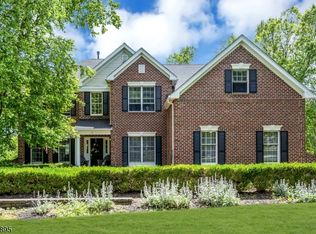 8 Steeplechase Ln, Franklin Twp., NJ 08802