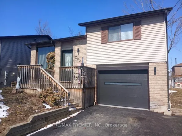 203 Burns Cir, Barrie, ON L4N 6A5
