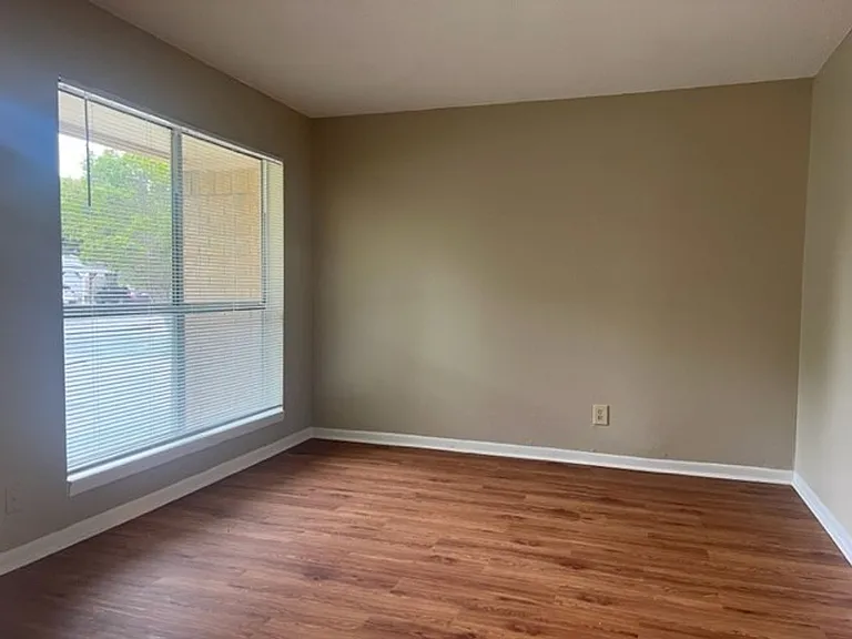 3401 Hummingbird Ln — Photo 3