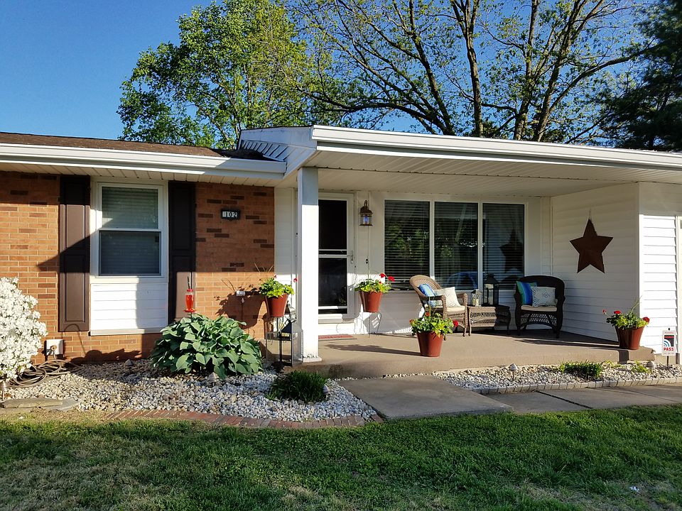 1st image of 102 Stolze Dr