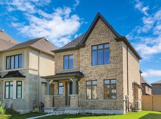 10 Pevensey Ln, Markham, ON L6C3J2