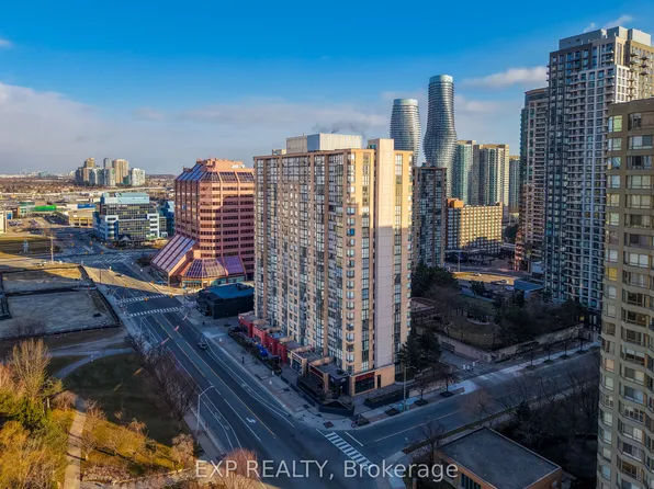 265 Enfield Pl #510, Mississauga, ON L5B 3Y7