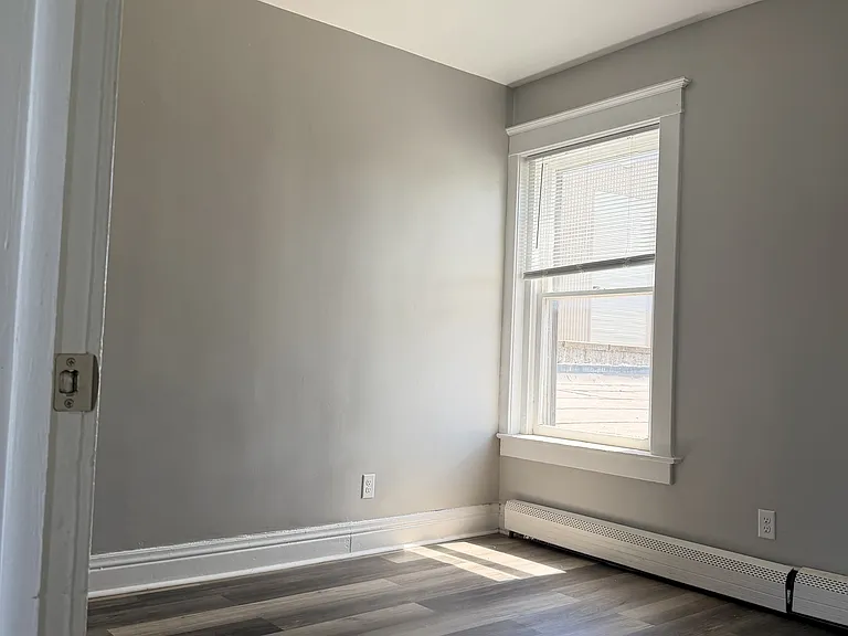 822 E River Dr #2 — Photo 9