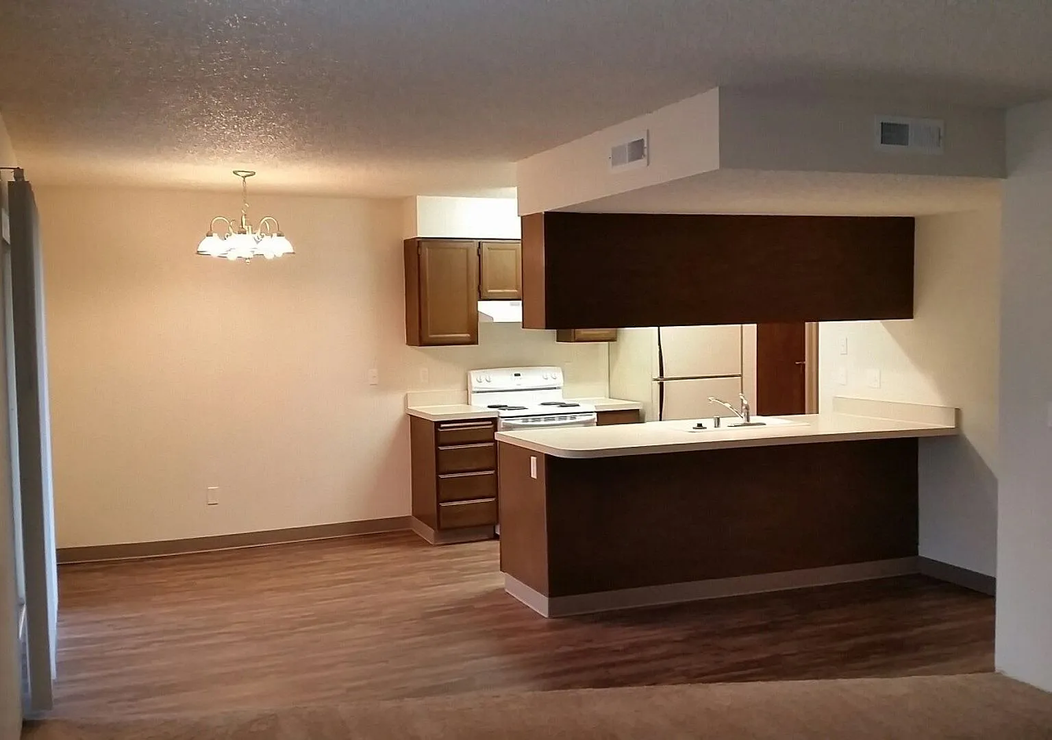Cedars Apartments — Photo 1