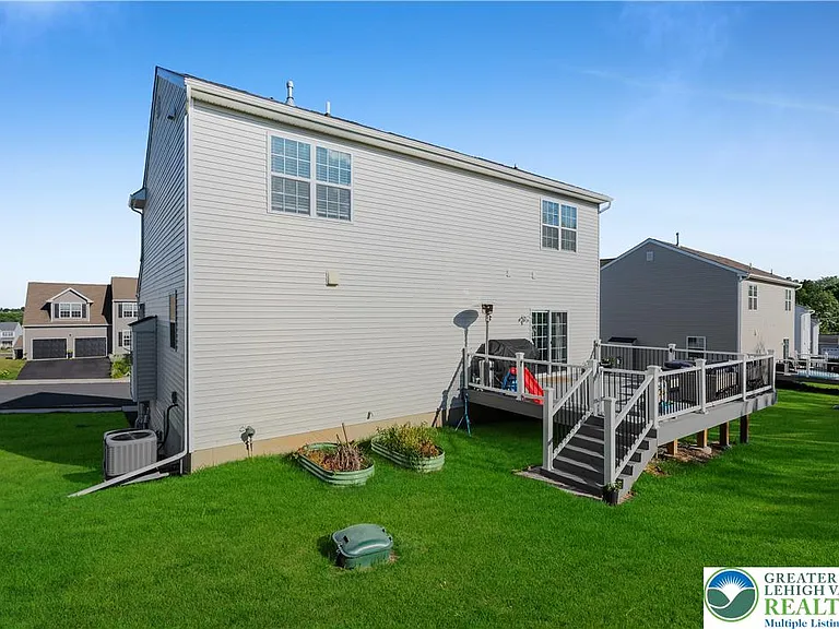 5044 Bellflower Dr — Photo 9