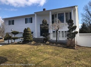 225 Harmony Rd, Middletown, NJ 07748