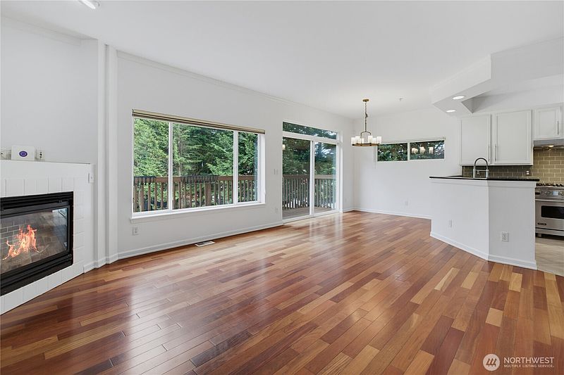 4th image of 9729 26th Avenue SW #404