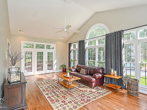 5th image of 6487 Lake Meadow Dr